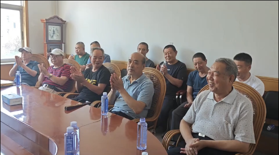 1690933712296758.jpg 東岸產(chǎn)業(yè)園區(qū)基礎(chǔ)設(shè)施綜合改造項目黨建聯(lián)盟組織開展“慶八一”主題黨日系列活動.jpg