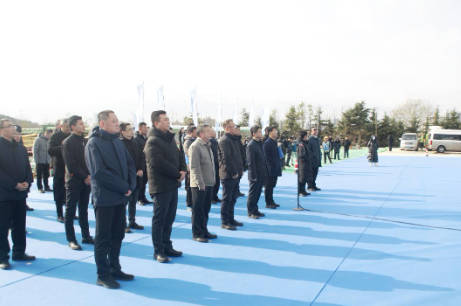 市南區(qū)高質(zhì)量發(fā)展重大項目現(xiàn)場推進(jìn)會在青島浮山全民健身中心項目召開