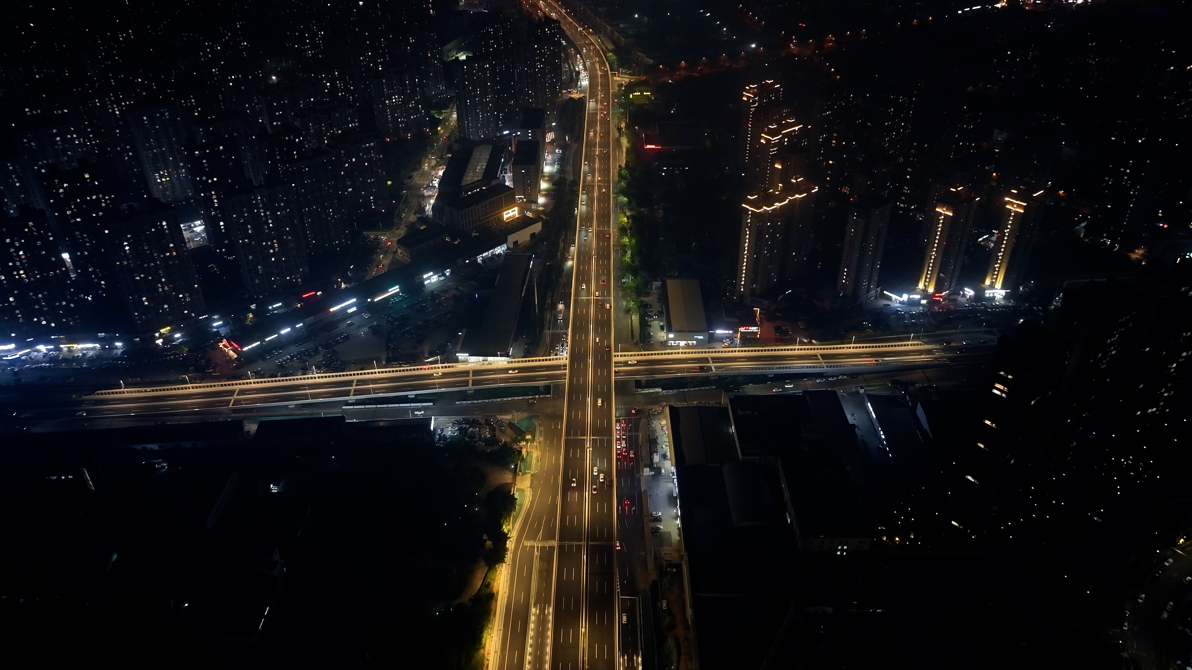長(zhǎng)沙路、金水路跨線橋正式建成通車