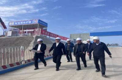 集團(tuán)公司黨委書記、董事長(zhǎng)王元斌一行調(diào)研安居公司京口路保障性住房項(xiàng)目建設(shè)